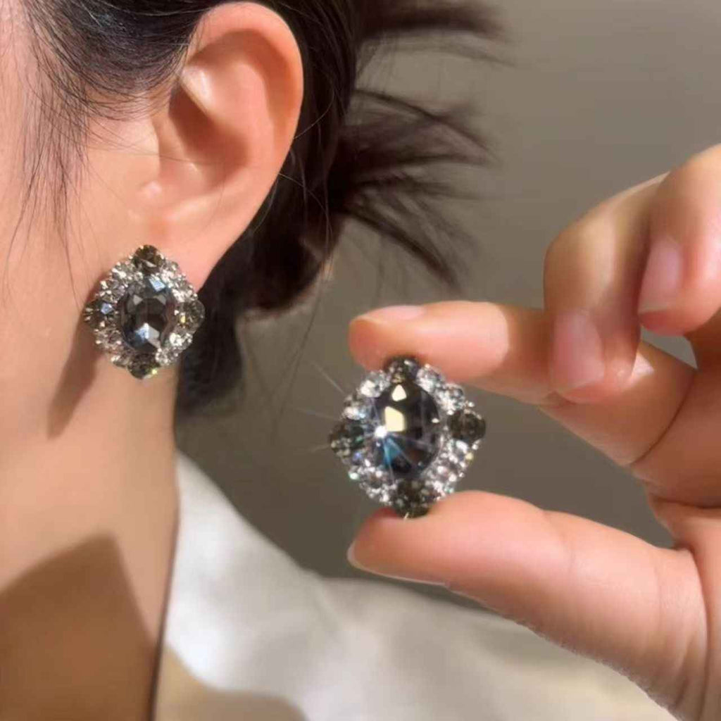 Black Geometric Rhombus Stud Earrings – Premium Textured Elegant Jewelry