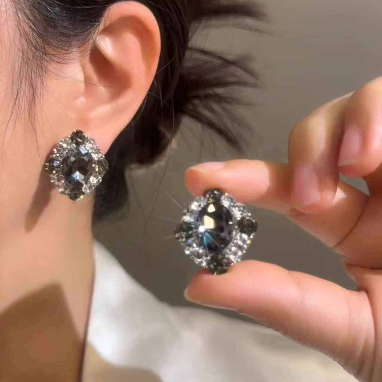 Black Geometric Rhombus Stud Earrings – Premium Textured Elegant Jewelry