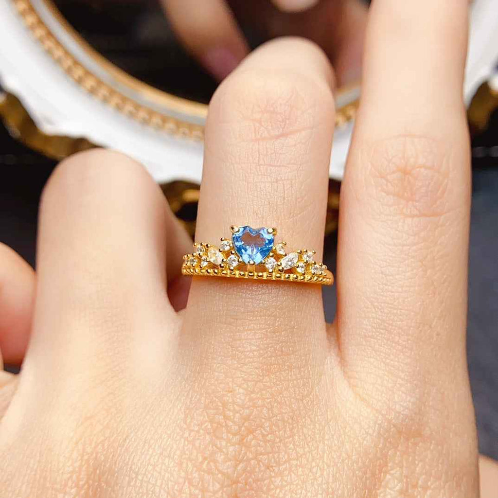 Fashionable And Unique Natural Topaz Ring