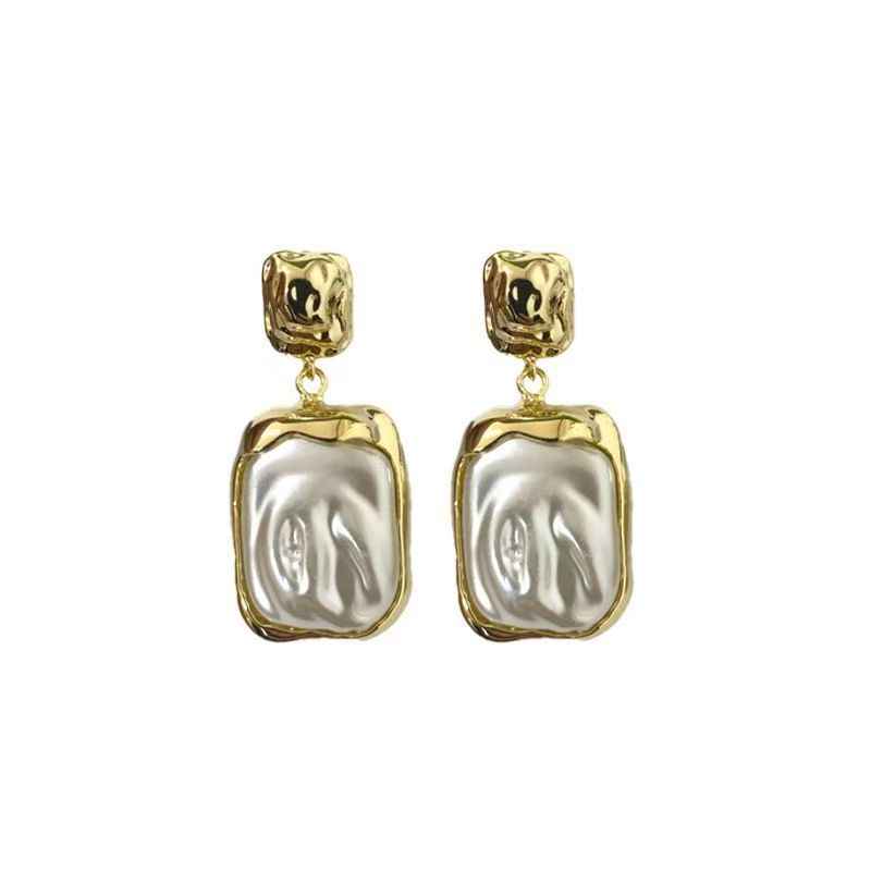 New Vintage Mid-Century Metal Ruched Pearl Earrings, 925 Sterling Silver Needle, Niche Designer Light Luxury All-Match Stud Earrings For Women