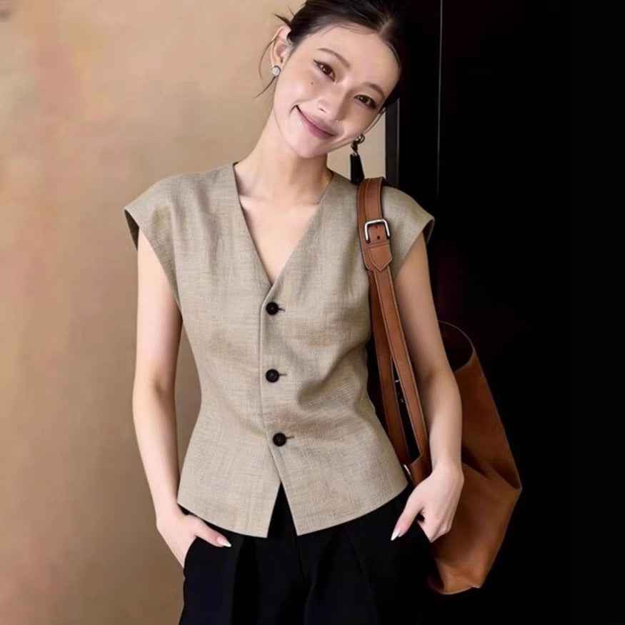 Summer Office-chic Sleek And Professional Sleeveless Top For Commuting