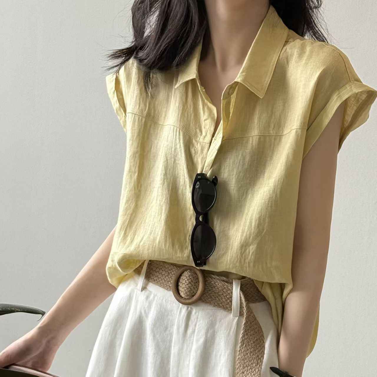 Retro Style Artistic Cardigan With A Polo Collar And Casual Bishop Sleeve