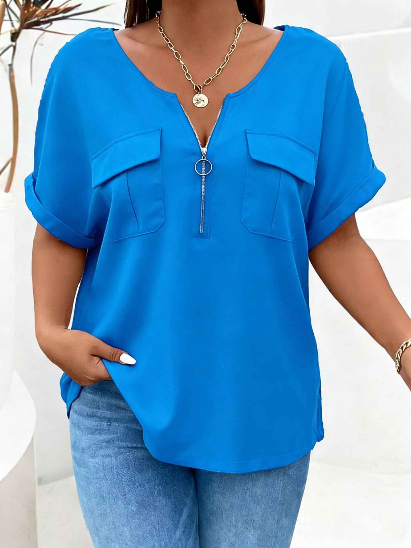 Plus Size Batwing-Sleeve Zip Top – Relaxed Fit with Pocket